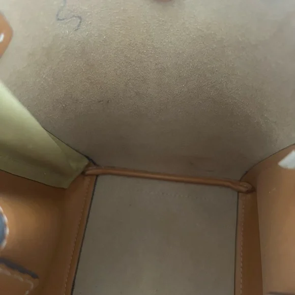 Tory Burch Tri Colored Bucket Bag - Picture 8 of 9